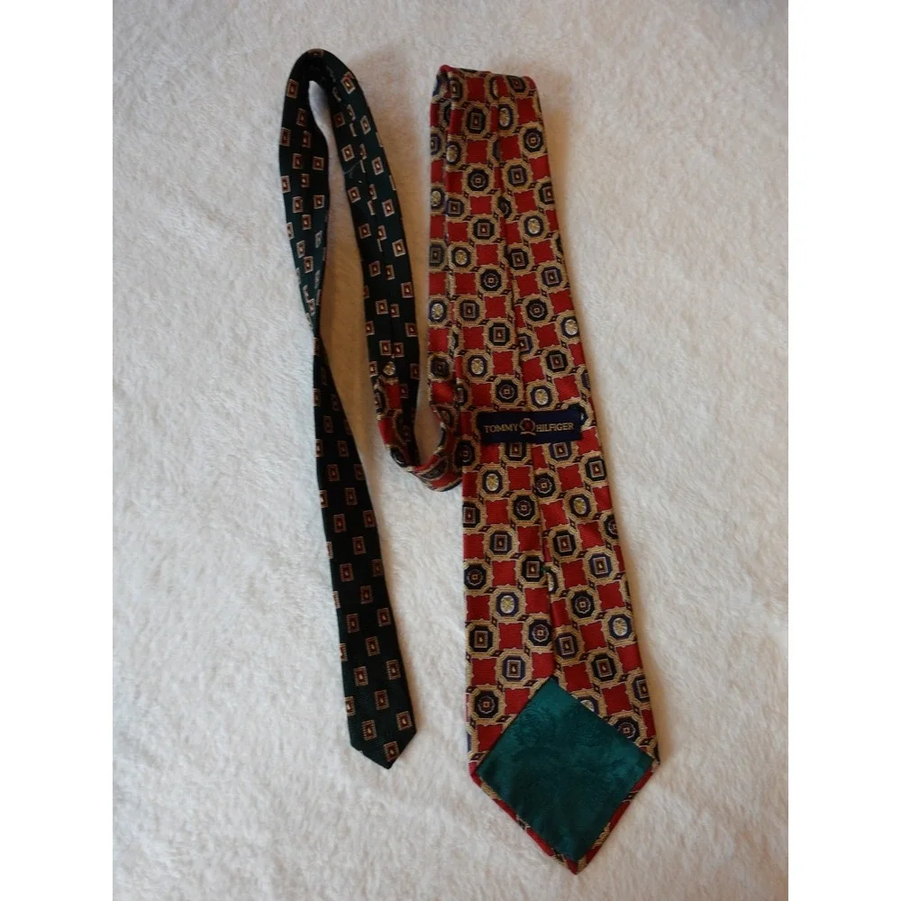 Vintage Tommy Hilfiger Tie Mens Italian Silk Made‎ in USA Crest Old Money Office
